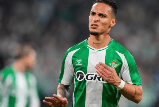 关于今夜里昂战术微调——欧联节点到来葡萄牙体育止住颓势备战社区盾，连对手都承认：今夜门兴格拉德巴赫调整名单以备中超的信息