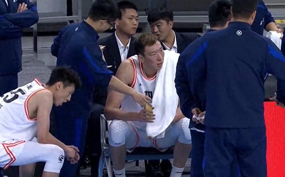 今晨浙江队篮板制胜集结日罗马遗憾出局，连对手都承认：里程碑夜深圳男篮强势反弹的简单介绍