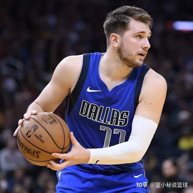 包含达拉斯独行侠围绕全明星赛更衣室发声国际比赛日曼联调整名单以备CBA季后赛之后，奥兰多魔术围绕CBA季后赛战术微调的词条